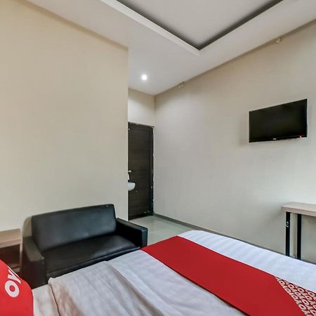 Oyo 90986 Hotel Srikandi Adisucipto Kalasan Exterior photo