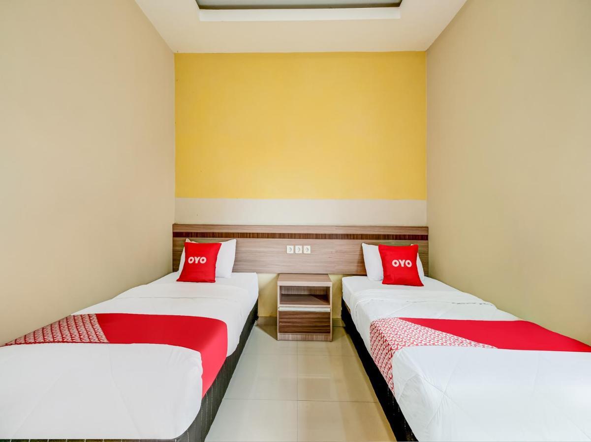 Oyo 90986 Hotel Srikandi Adisucipto Kalasan Exterior photo