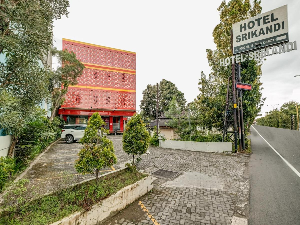 Oyo 90986 Hotel Srikandi Adisucipto Kalasan Exterior photo